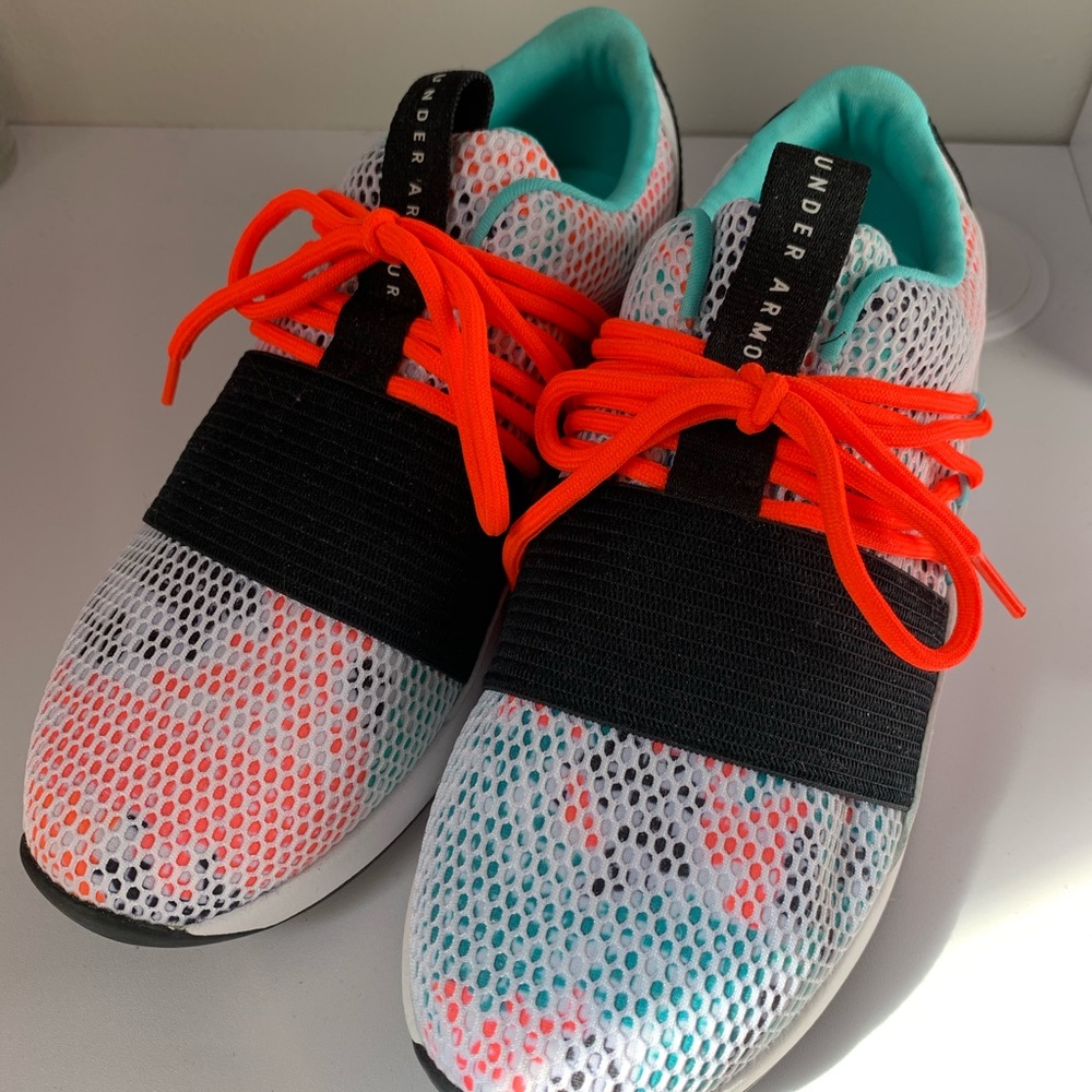 BREATHE LACE TRAINING SHOE - WOMEN'S